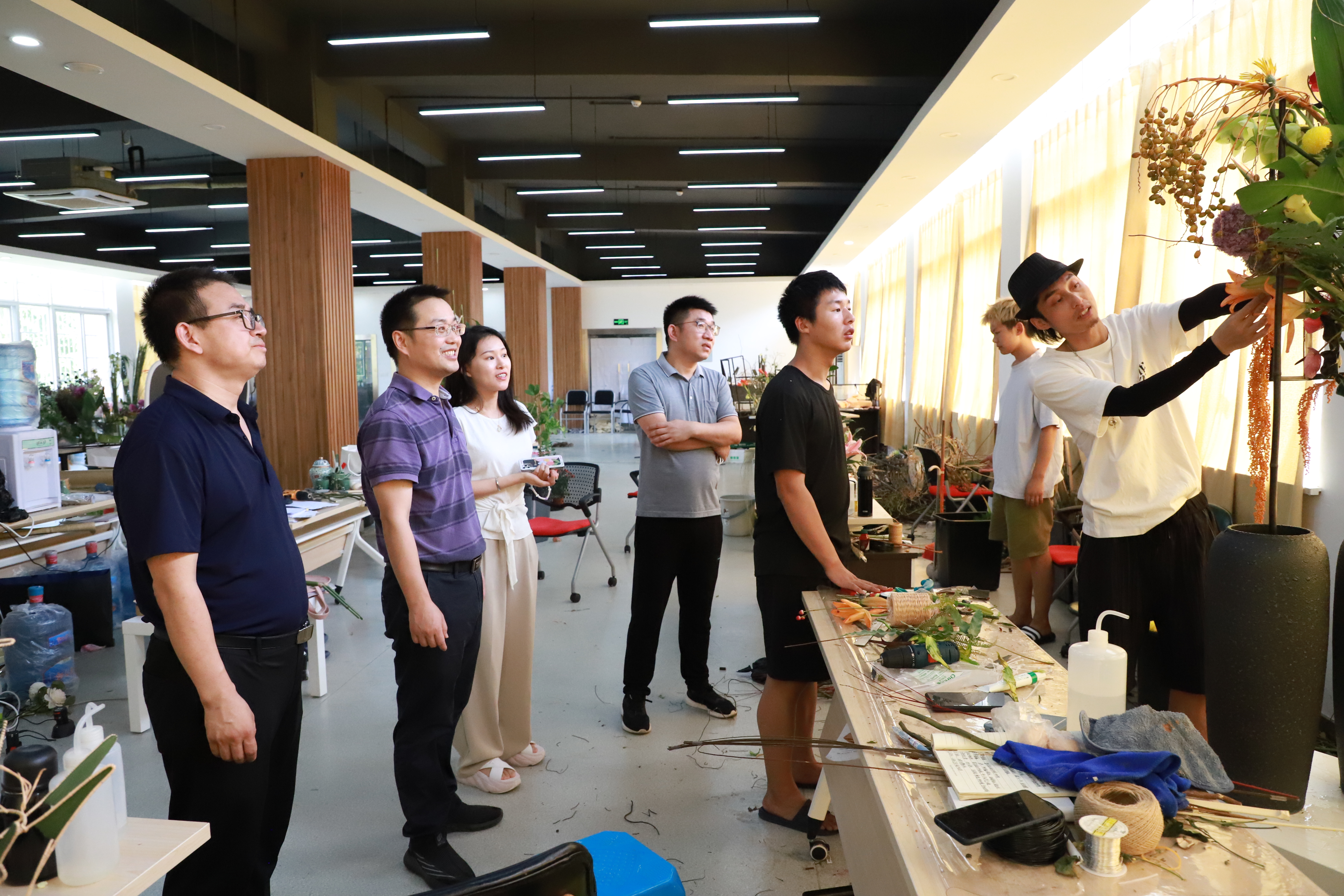 校领导慰问.jpg 校领导慰问.jpg